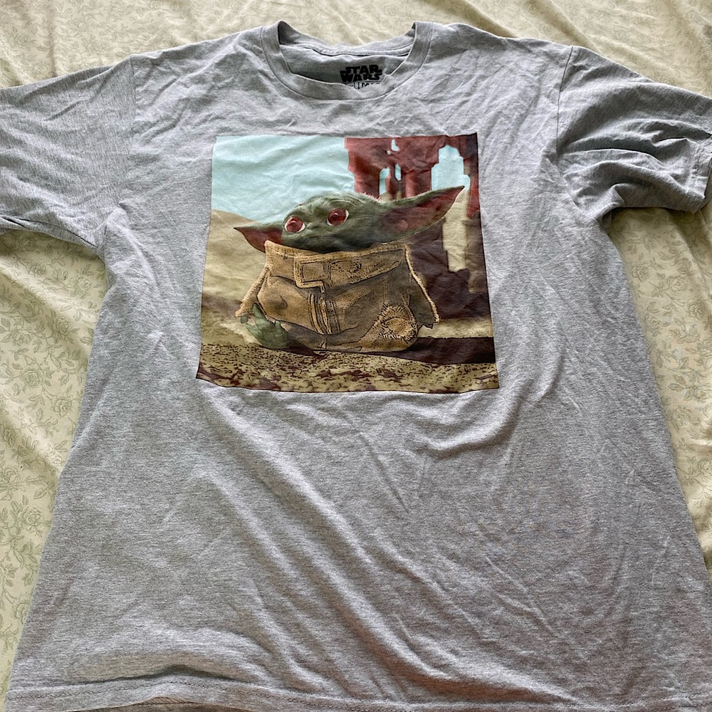 Baby yoda t-shirt
